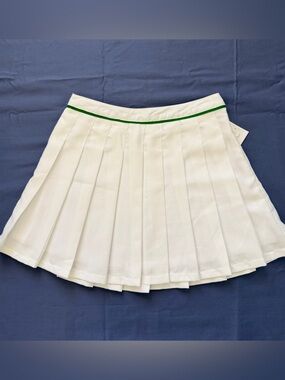 White Pleated Tennis Skirt with Green Waist Trim Size M NWT
